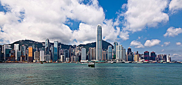 香港永明金融辦公室自動屏風(fēng)，多瑪凱拔全自動垂直升降隔音墻