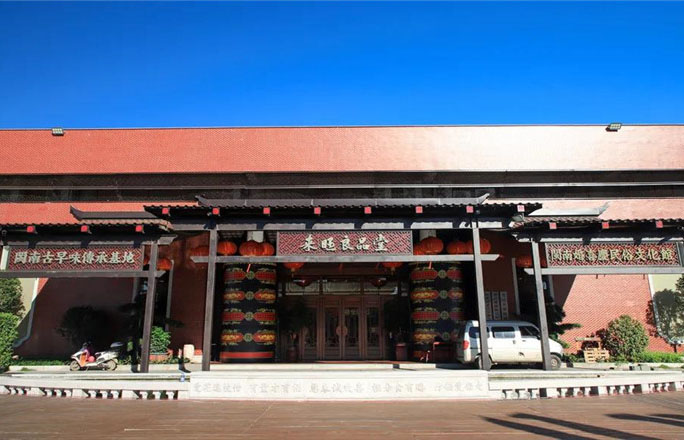 碧瓦朱甍，醉美閩南印象，來(lái)旺良品堂文化館銅門(mén)！