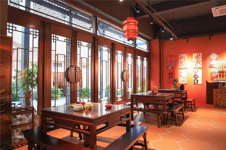 碧瓦朱甍，醉美閩南印象，來(lái)旺良品堂文化館銅門(mén)！
