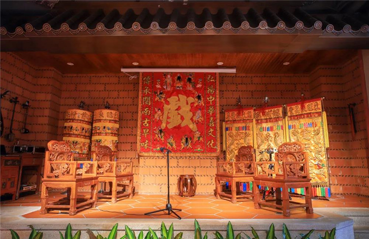 碧瓦朱甍，醉美閩南印象，來(lái)旺良品堂文化館銅門(mén)！
