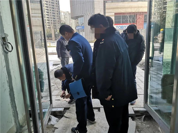 假冒多瑪凱拔地彈簧拉手，沒收罰款，保障用戶通行安全
