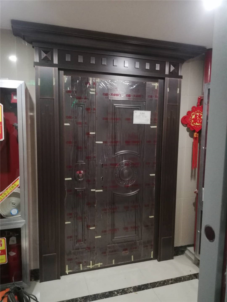 西安群賢道九號(hào)子母銅門(mén)