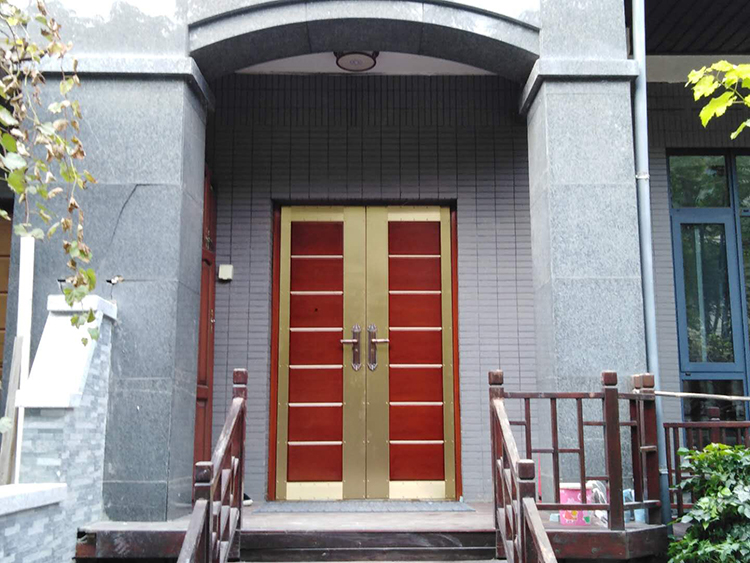 西安曲江華僑城108坊別墅入戶銅門，金碧輝煌純銅門