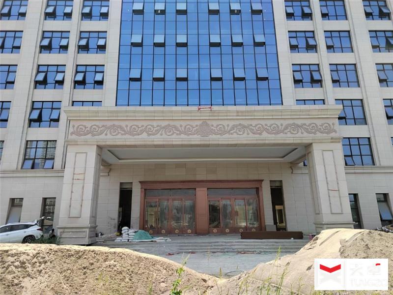 陜西科隆新材企業(yè)辦公樓銅門、自動門
